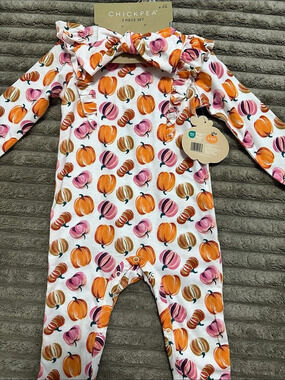 Halloween baby Set Chickpea Pumpkin Print Hooded Footie NWT